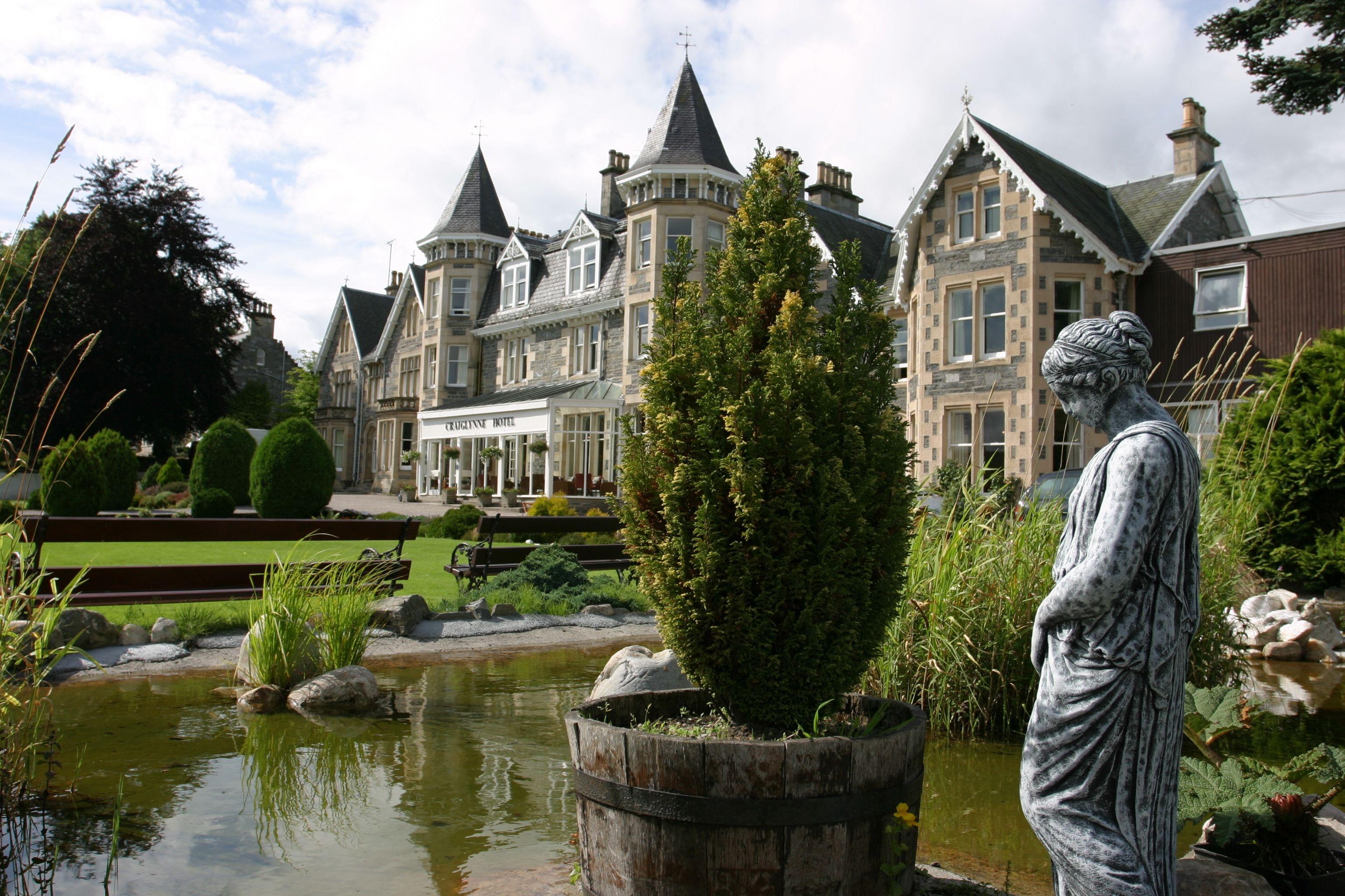 Staying Near Abernethy Golf Club: 5 Family Hotels Compared