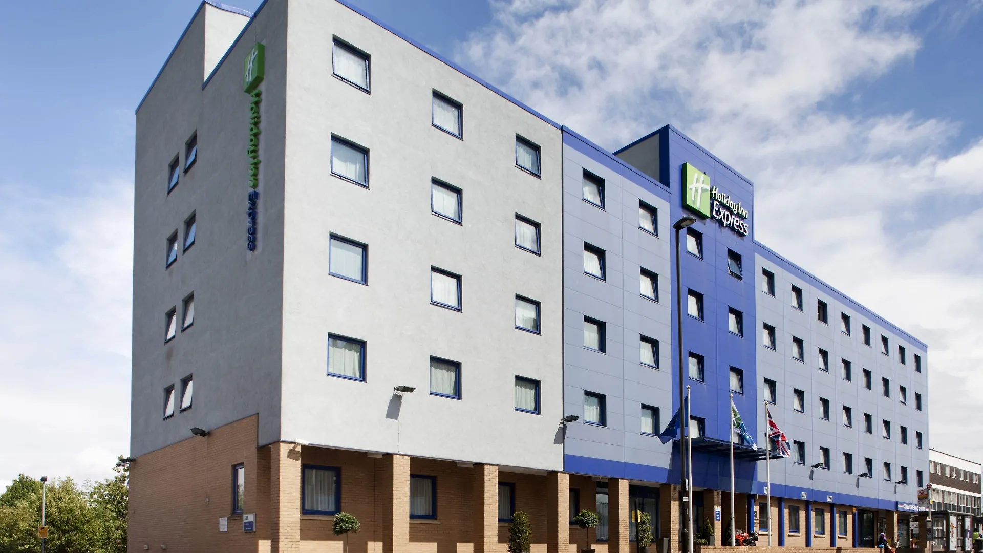 2 Smart Budget Hotels In Acton Worth Booking